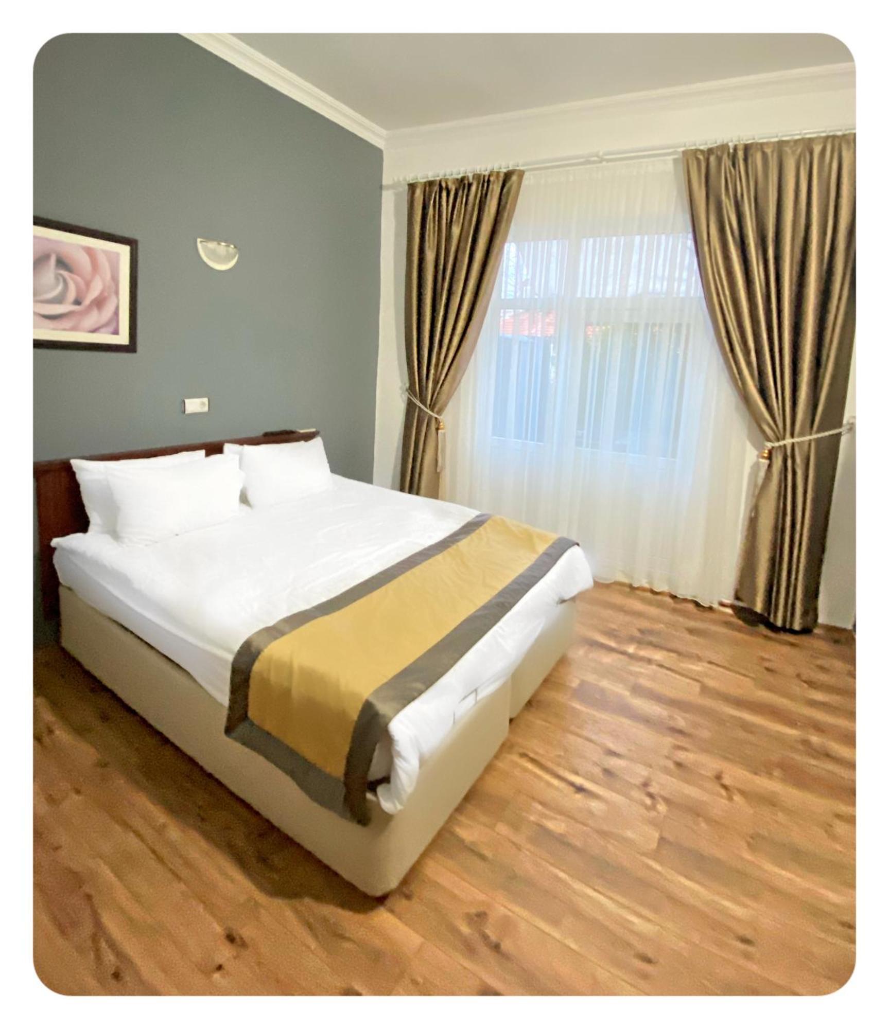 Efsali Hotel Kaleici Antalya Buitenkant foto